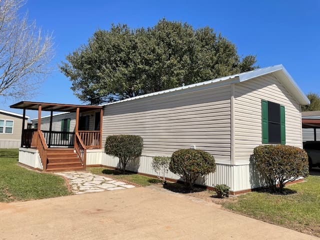 Exterior of the Pre-Owned Special home